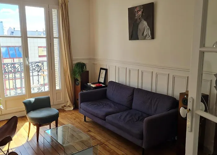 Haussmannien Canal Saint Martin Apartment Paris