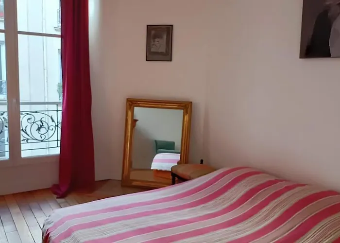 Apartment Haussmannien Canal Saint Martin