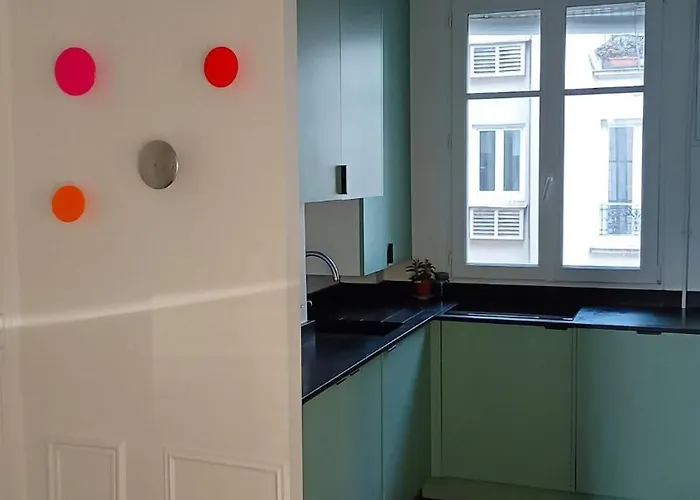 Haussmannien Canal Saint Martin Apartment Paris